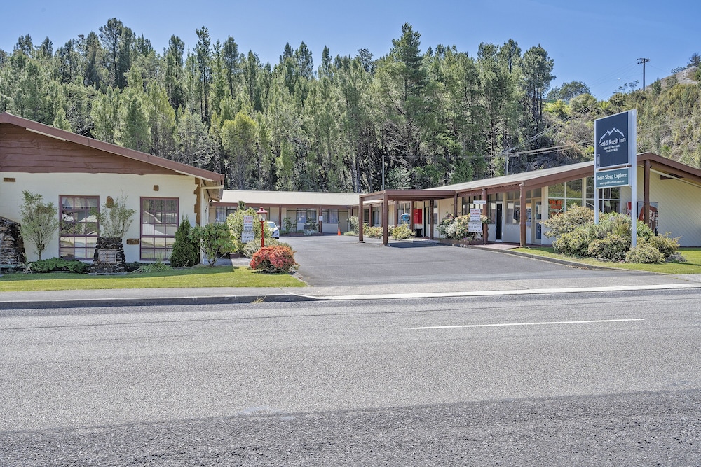 Gold Rush Inn 4/40