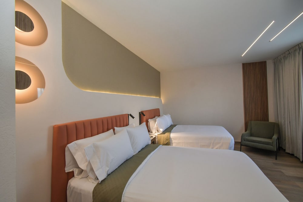 Expo Satelite Hotel and Suites 16/58