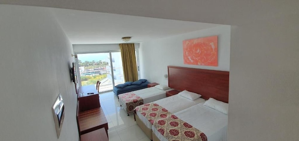 FAMILY, DOUBLE OR TWIN BED