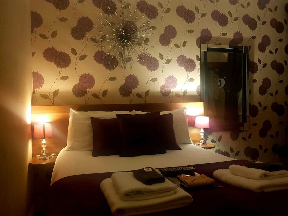 Gabrielle's Hotel 35/44