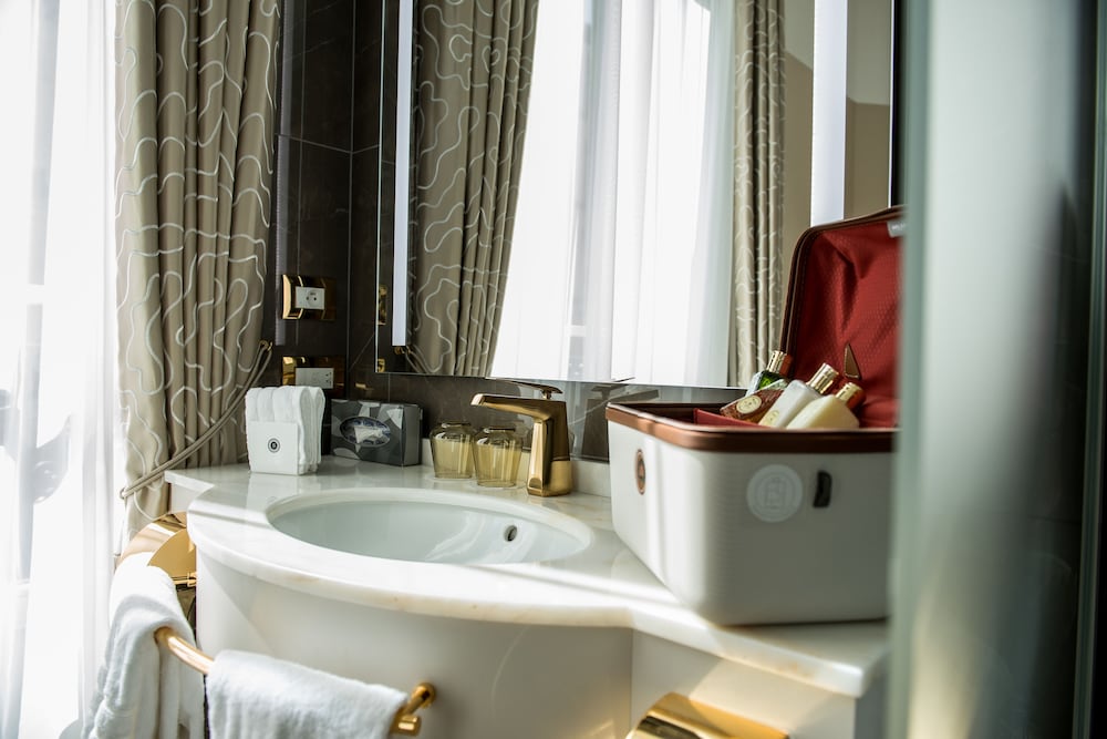 Hotel Boscolo Lyon (ex Boscolo Lyon Hotel and Spa) 77/78