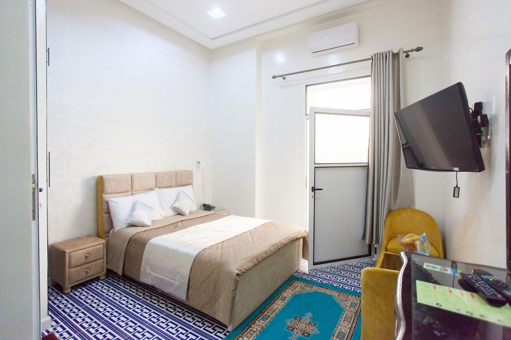 HOTEL MAMORA 19/72
