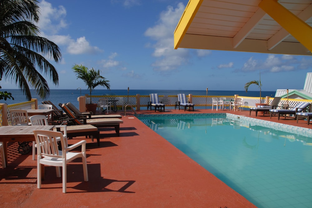 BIRD ROCK BEACH HOTEL 2/47