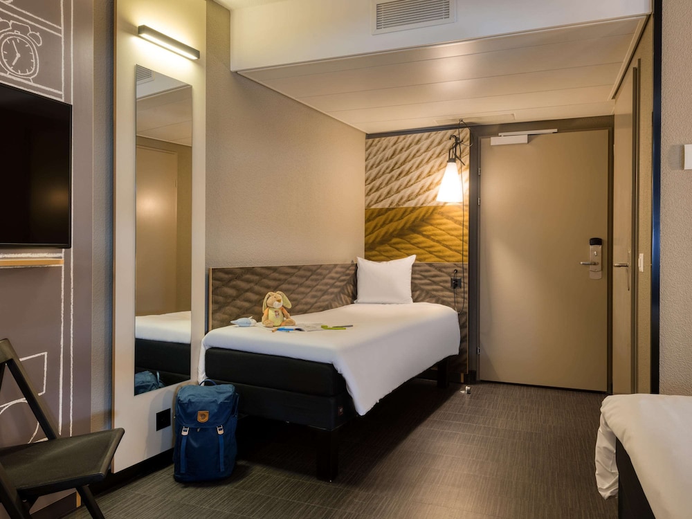 Ibis Zurich City West 34/72