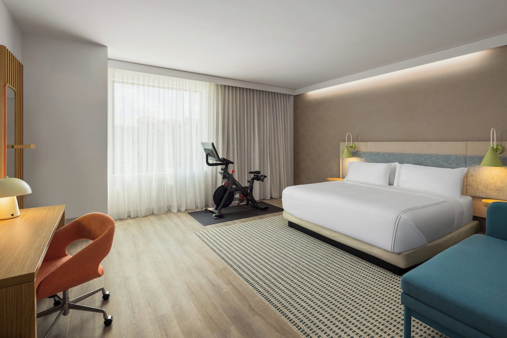 غرفة بريميوم بسرير كينج، Even Hotel Orlando Universal Blvd By Ihg 3/7