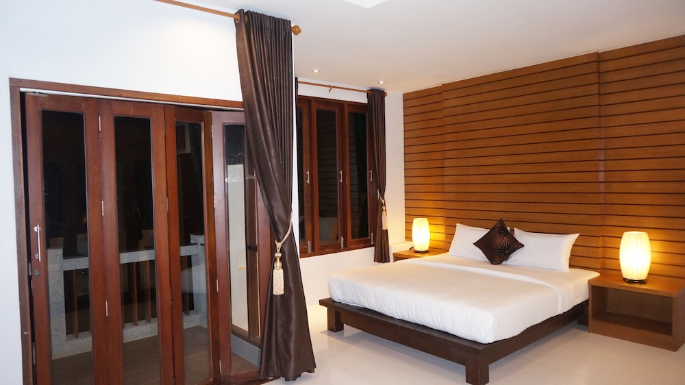 Lanta Intanin Resort 11/64