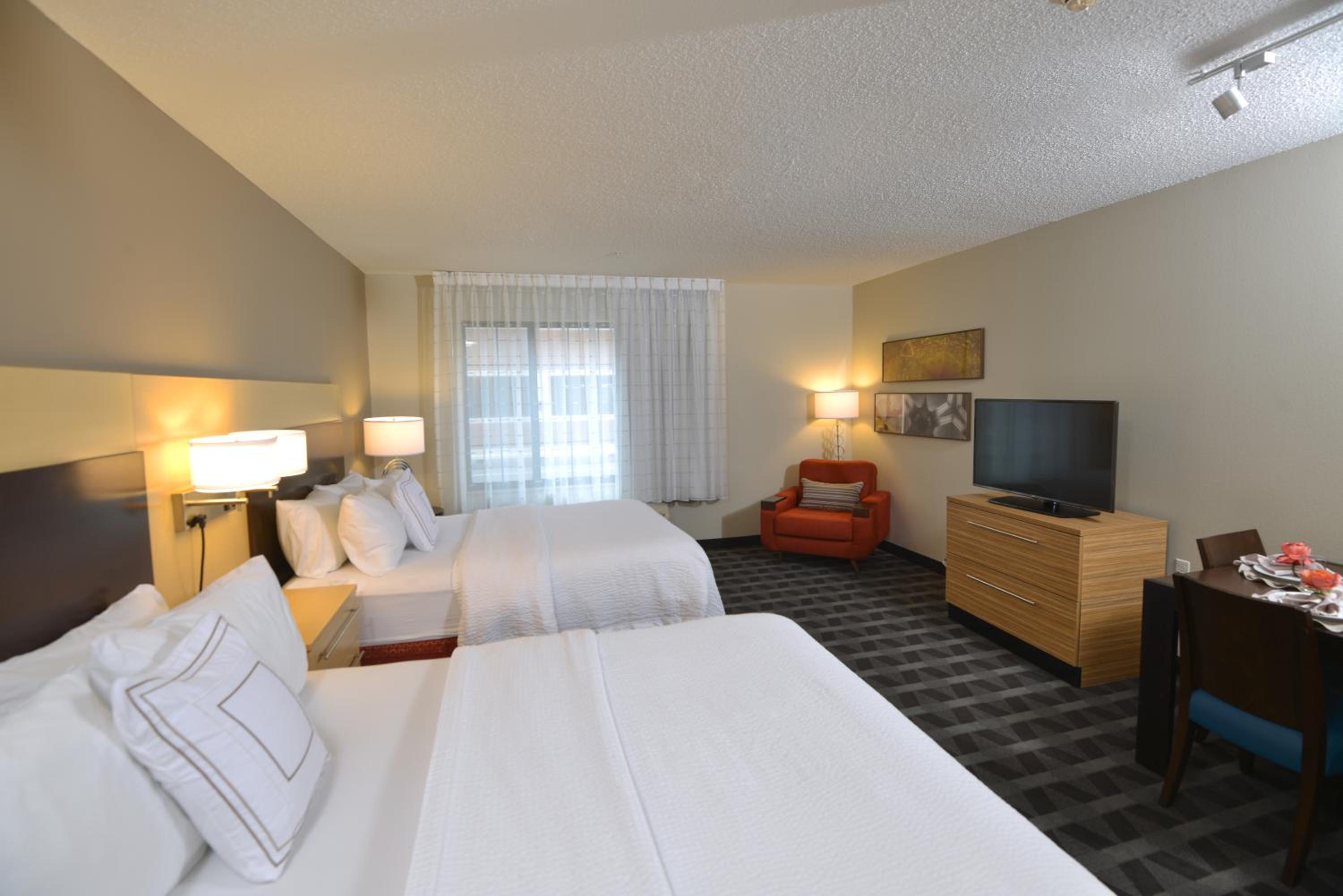 Renovated, Studio, 2 Queen Beds