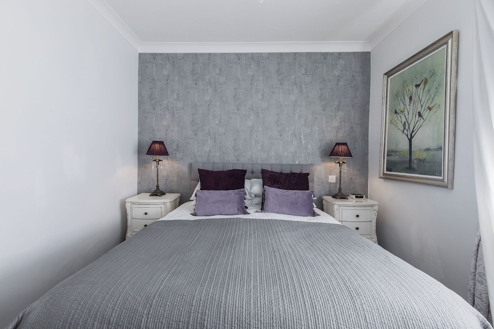 Mount Pleasant Hotel 25/50