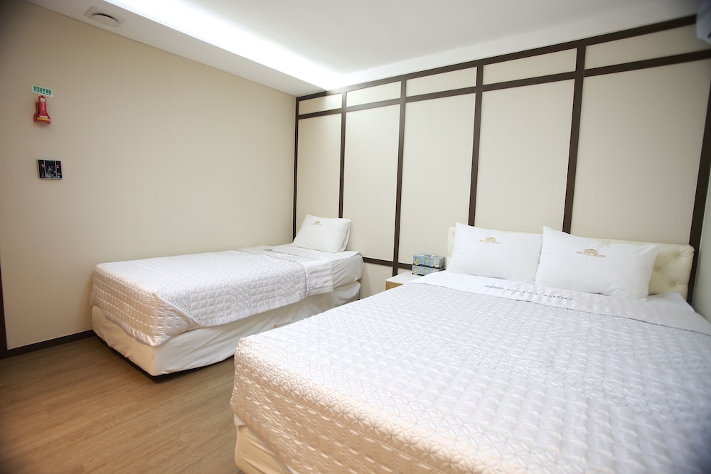 Hotel MIDO Myeongdong 15/48