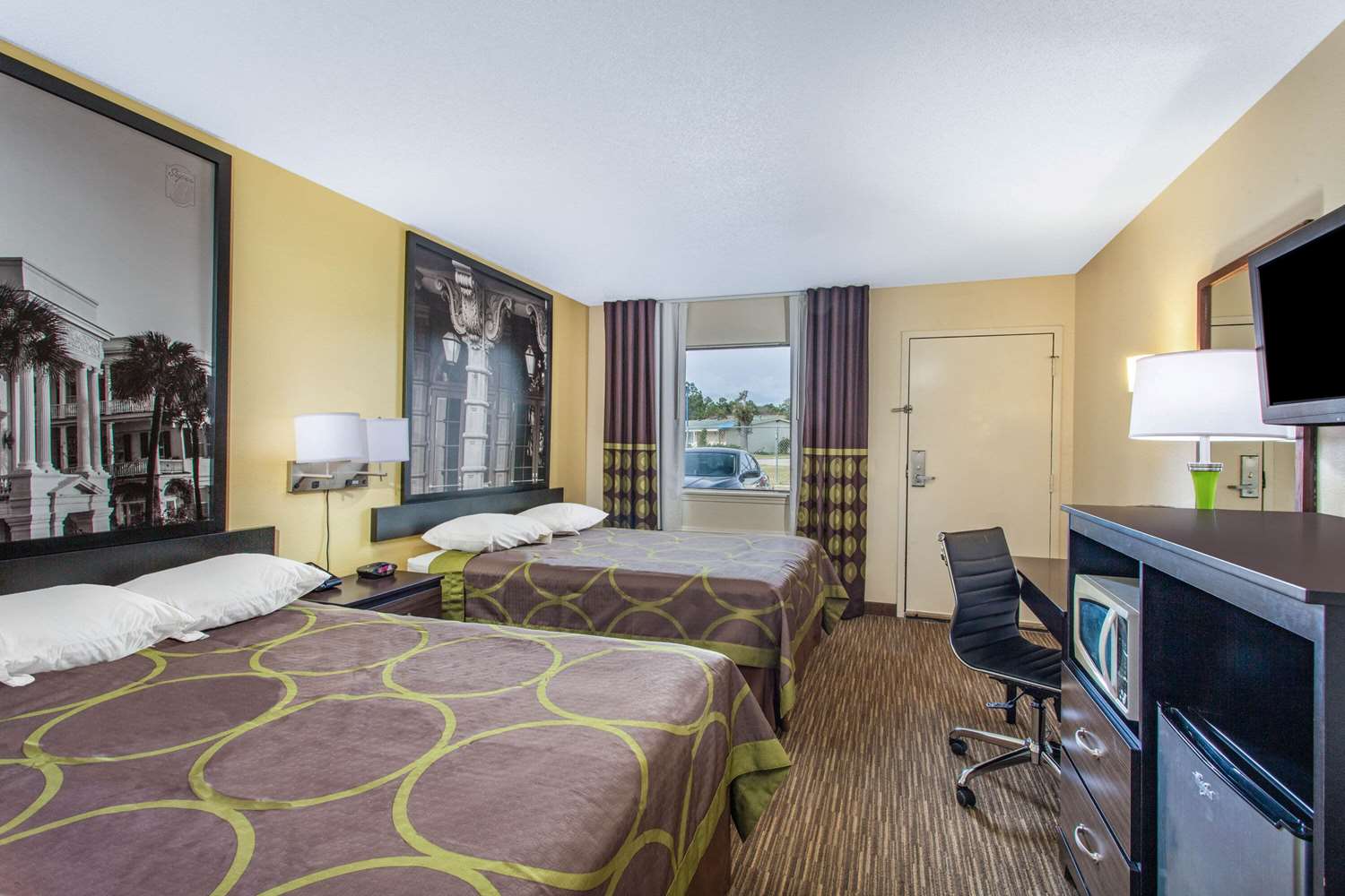 Super 8 by Wyndham Florence 11/23