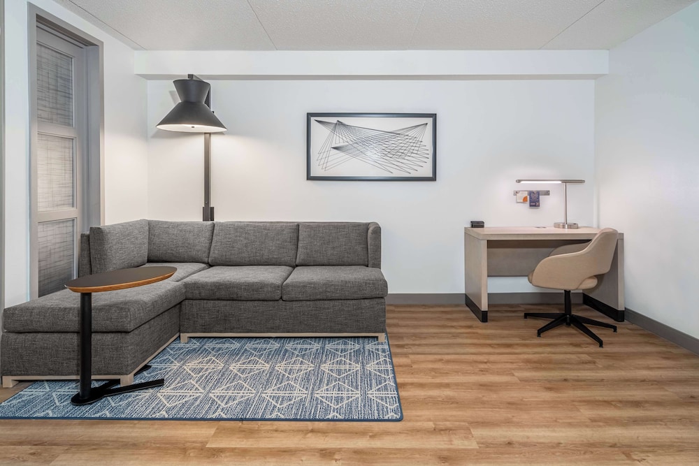 Hyatt Place Mystic 32/61
