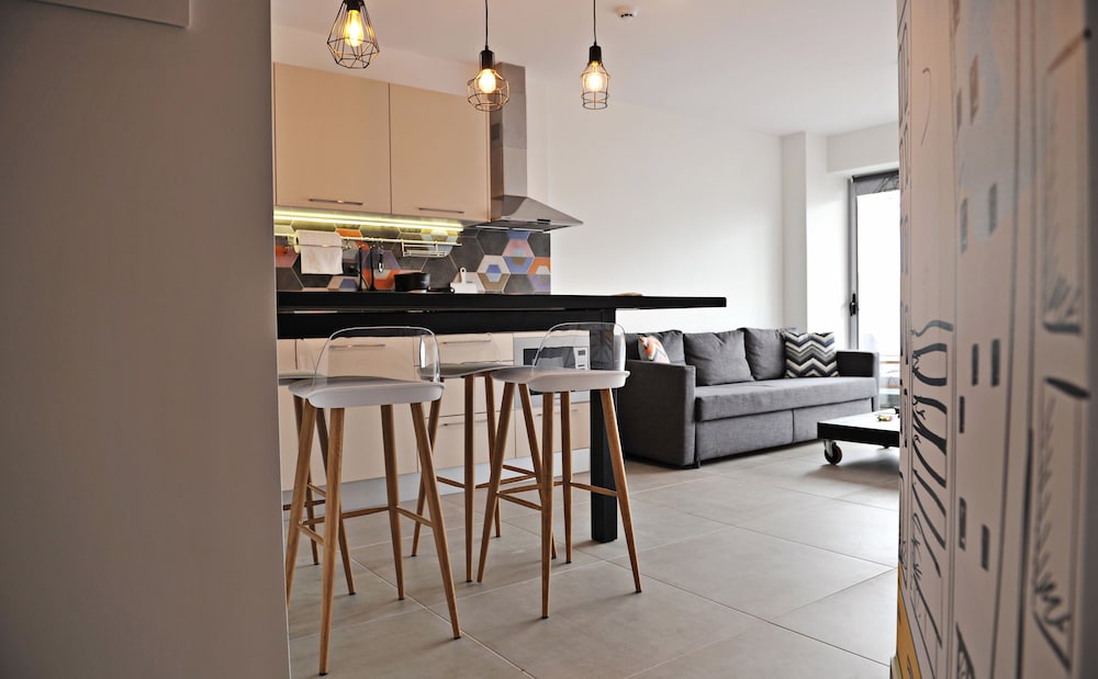 The Athenians Modern Apartments 37/50