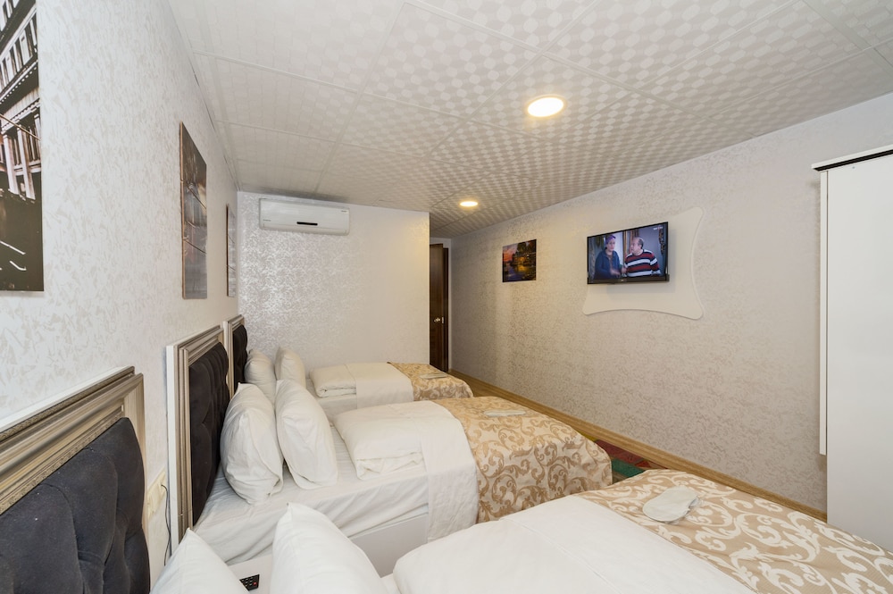 Paradise Airport Hotel 17/53