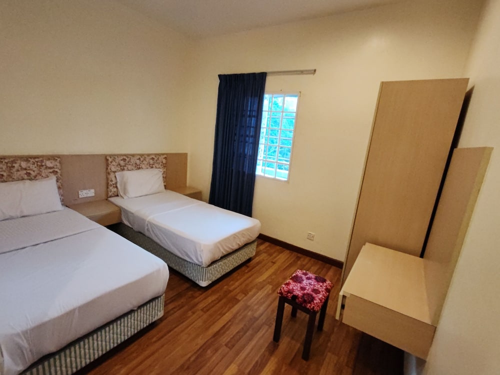 Iris House Resort 6/49