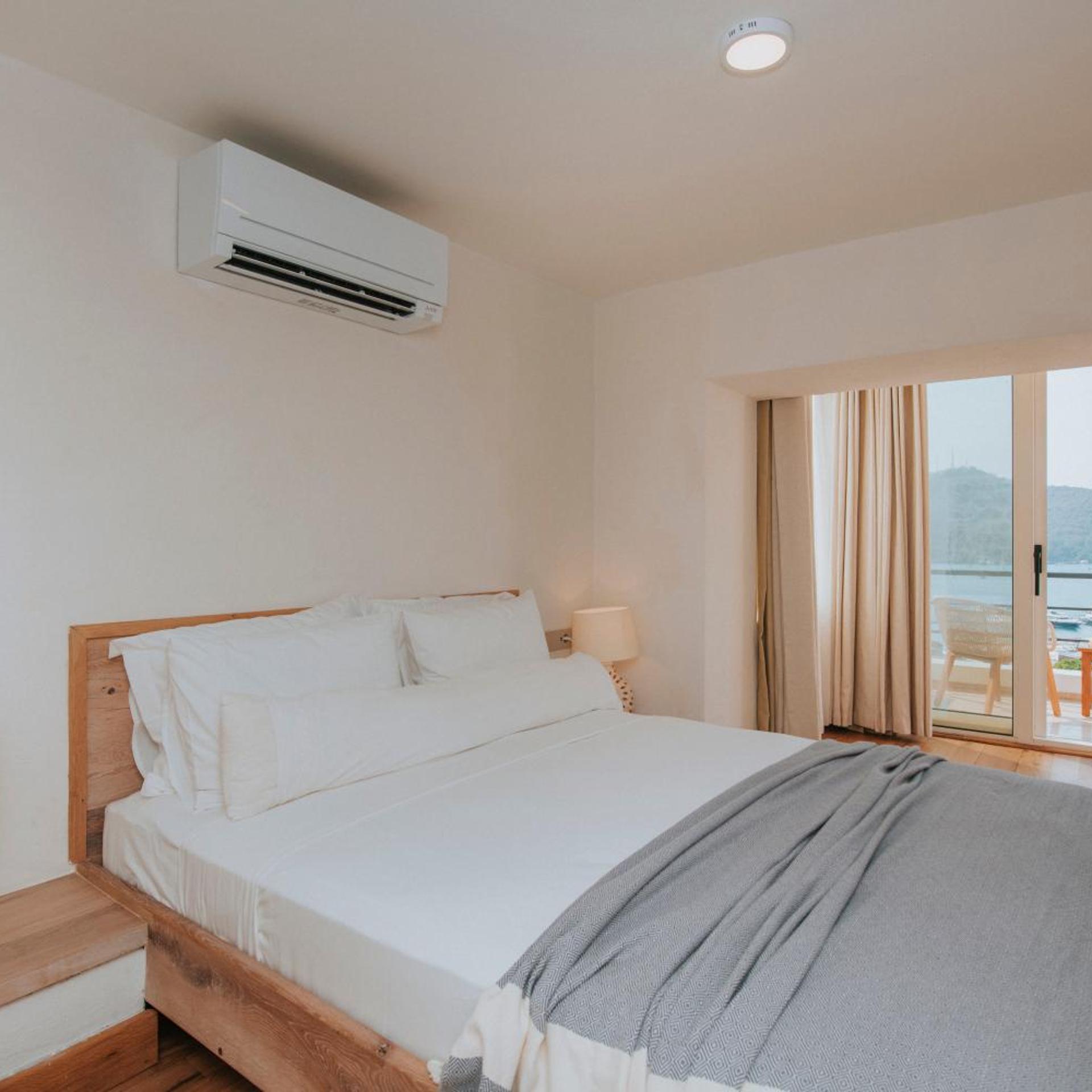 Sunset House, Promo, Annex