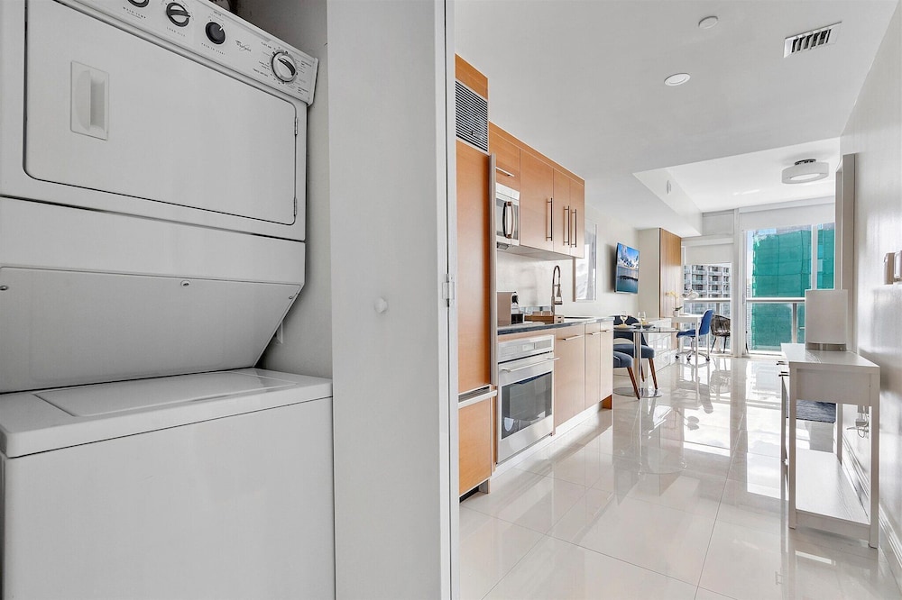 Business, Studio, Suite, Queen Bed, City or River View, Balcony، Brickell by Miami Vacation Rentals 6/6