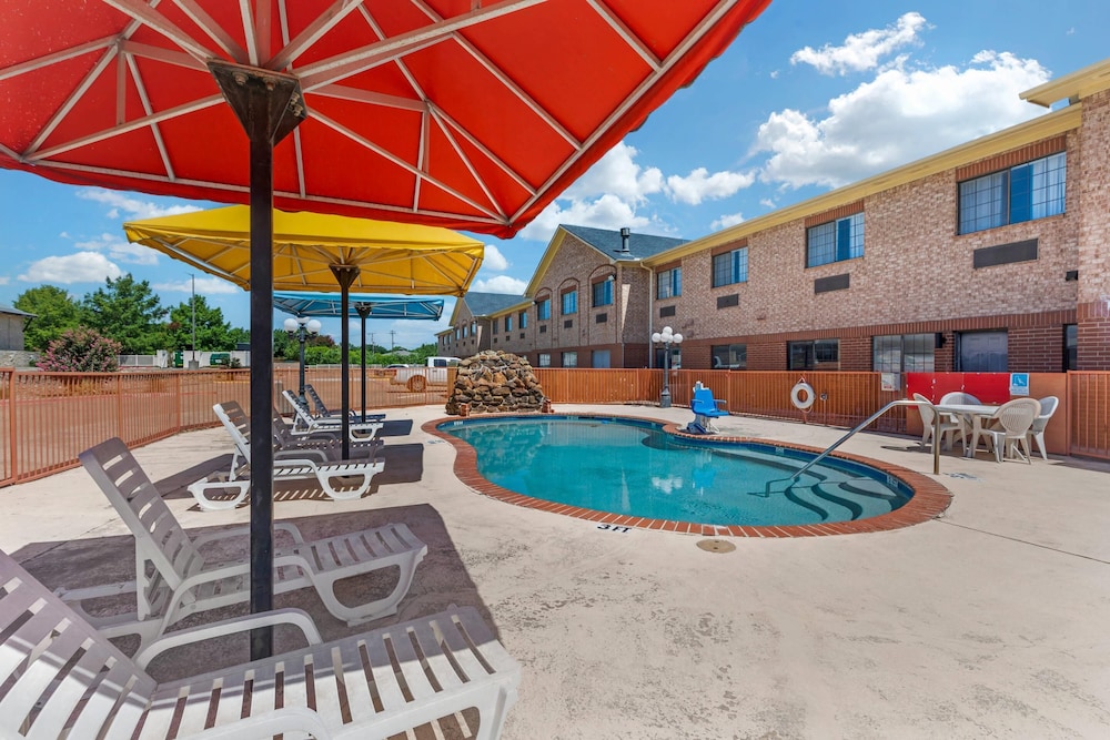 Sleep Inn Cedar Hill, TX 44/51