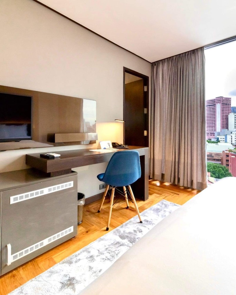 Ramada Encore by Wyndham Makati 30/50