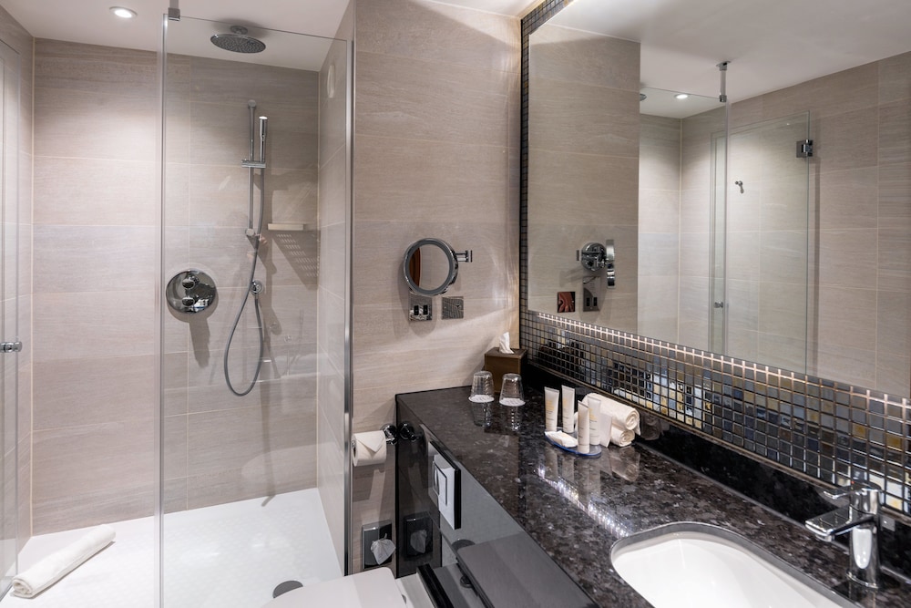 CROWNE PLAZA LONDON HEATHROW T4 12/65