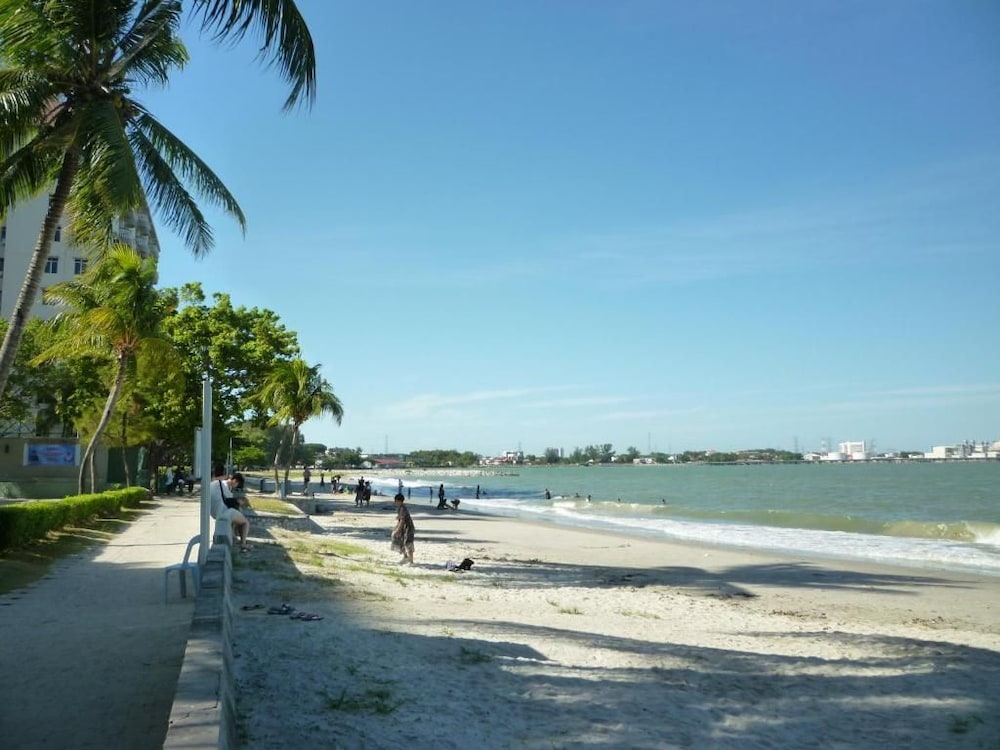 Glory Beach Resort 64/68