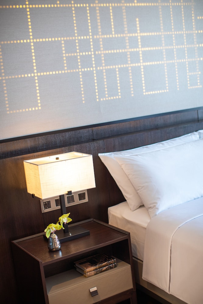 Renaissance Shenyang West Hotel 12/45