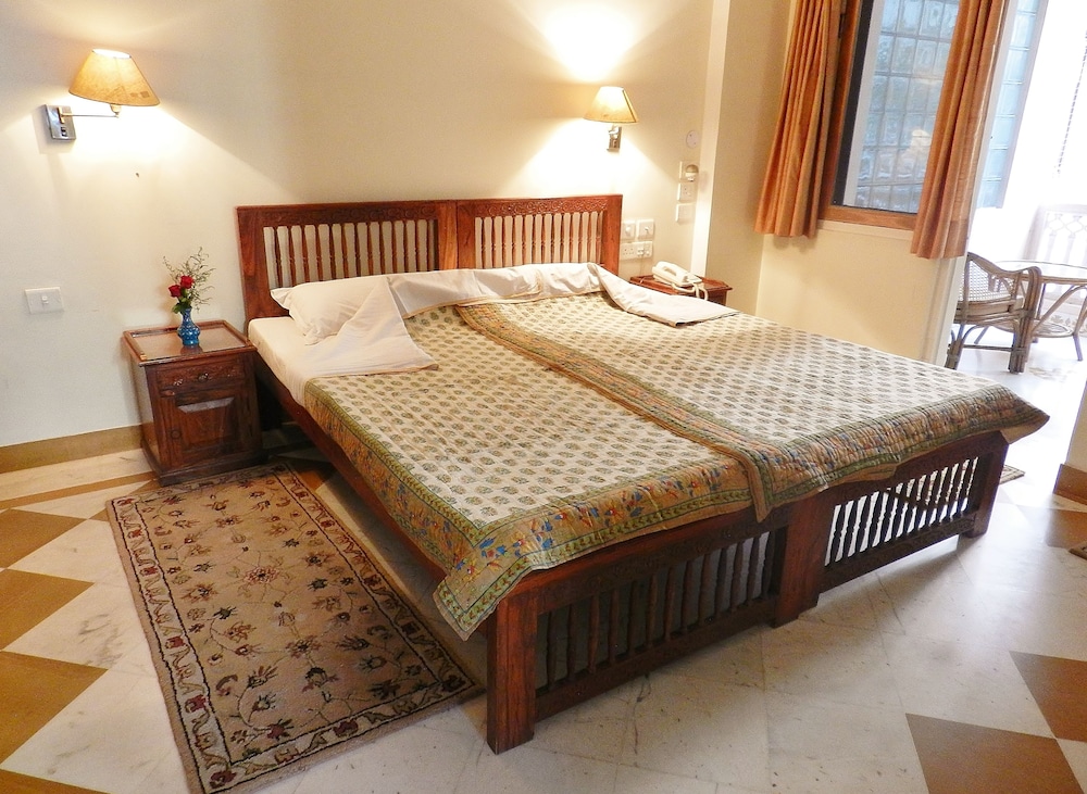 Om Niwas Suite Hotel 22/67