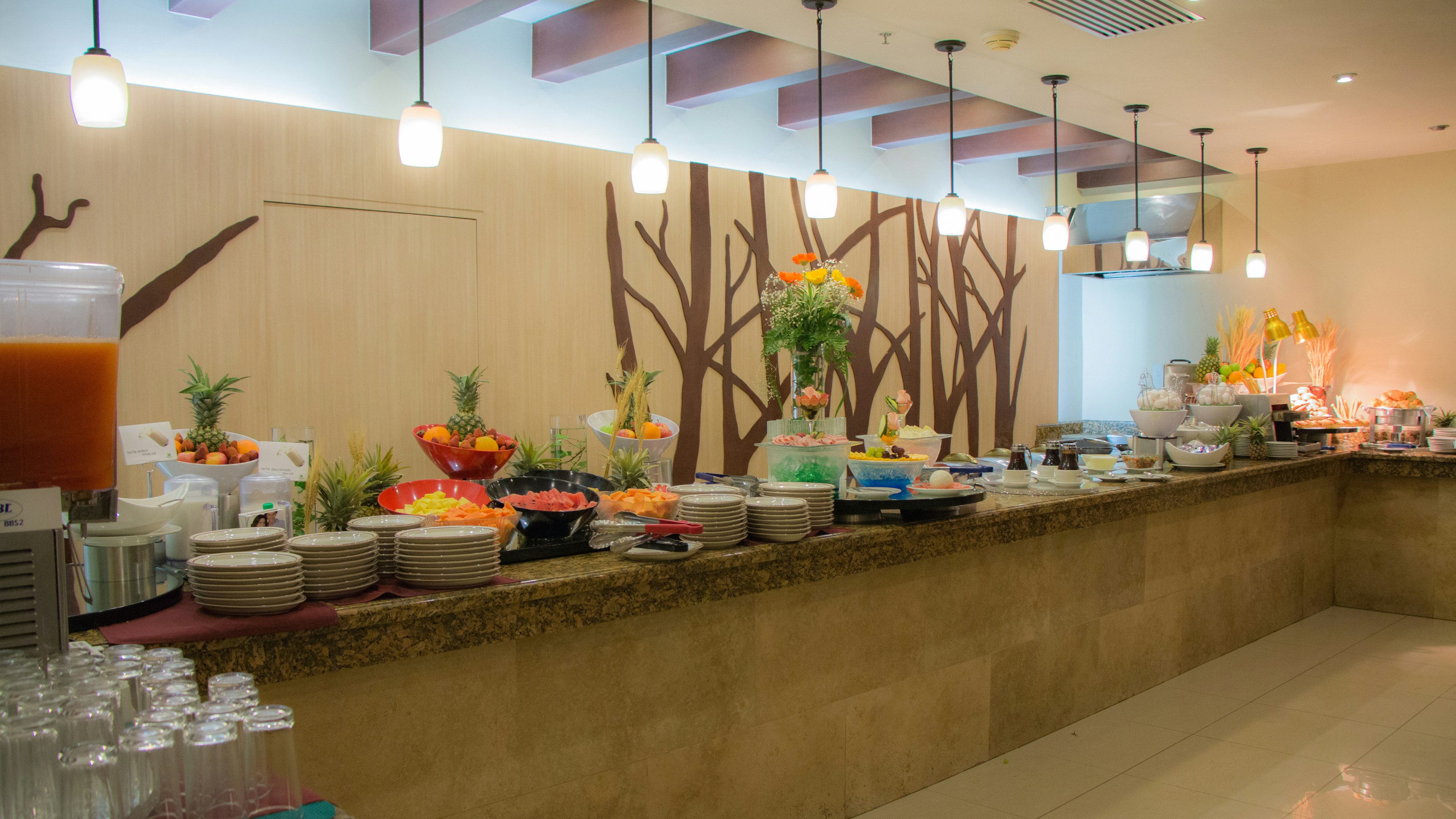 HOLIDAY INN GUATEMALA 53/78