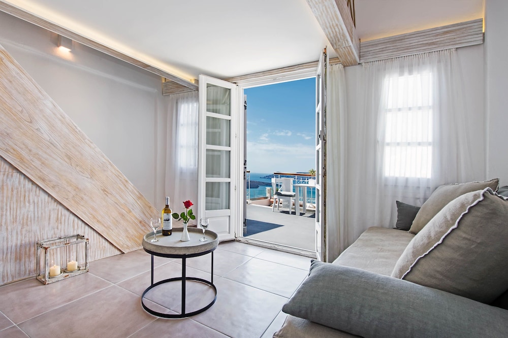 Athina Luxury Suites 46/62