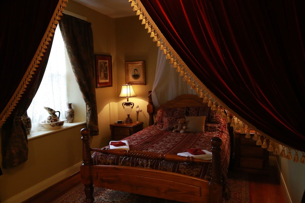 BLAKES MANOR DELORAINE 5/69