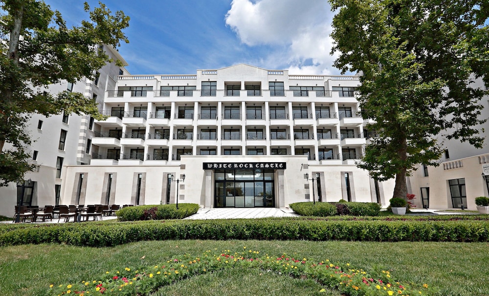 White Rock Castle Suite Hotel & Spa 5/47