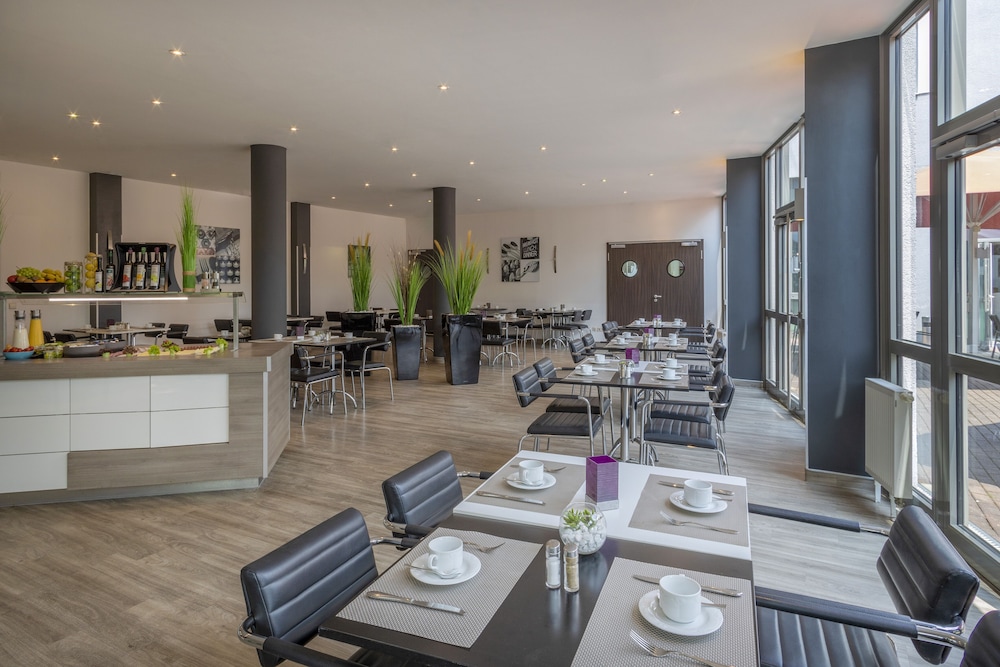 B&B HOTEL Krefeld-Sud 32/47