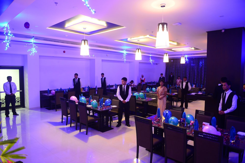 Narayani Heights Hotel and Resort 15/17