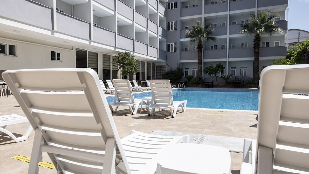 Side Spring Hotel 9/46