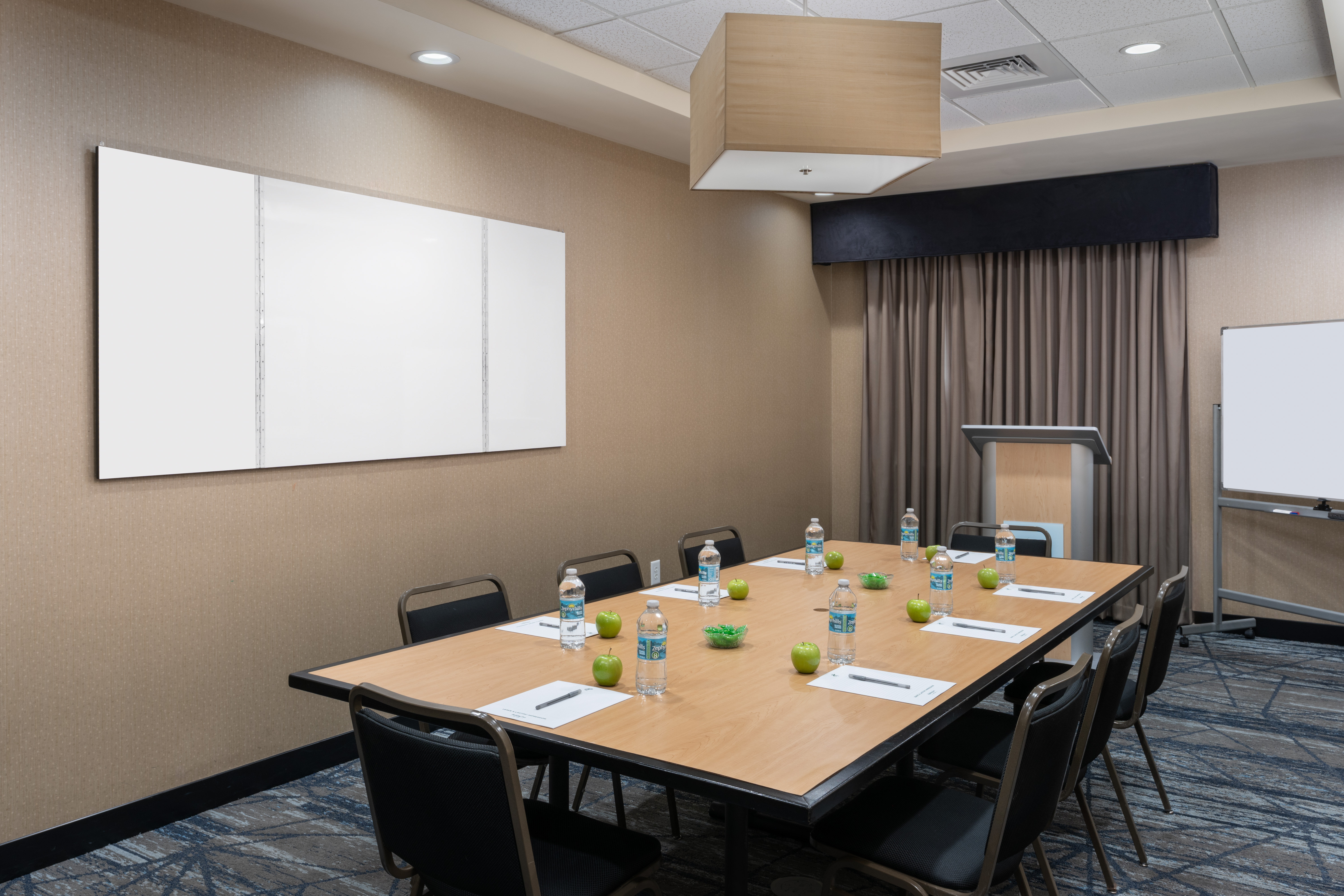 Holiday Inn Express Maimi airport-Blue Lagoon Area 40/49