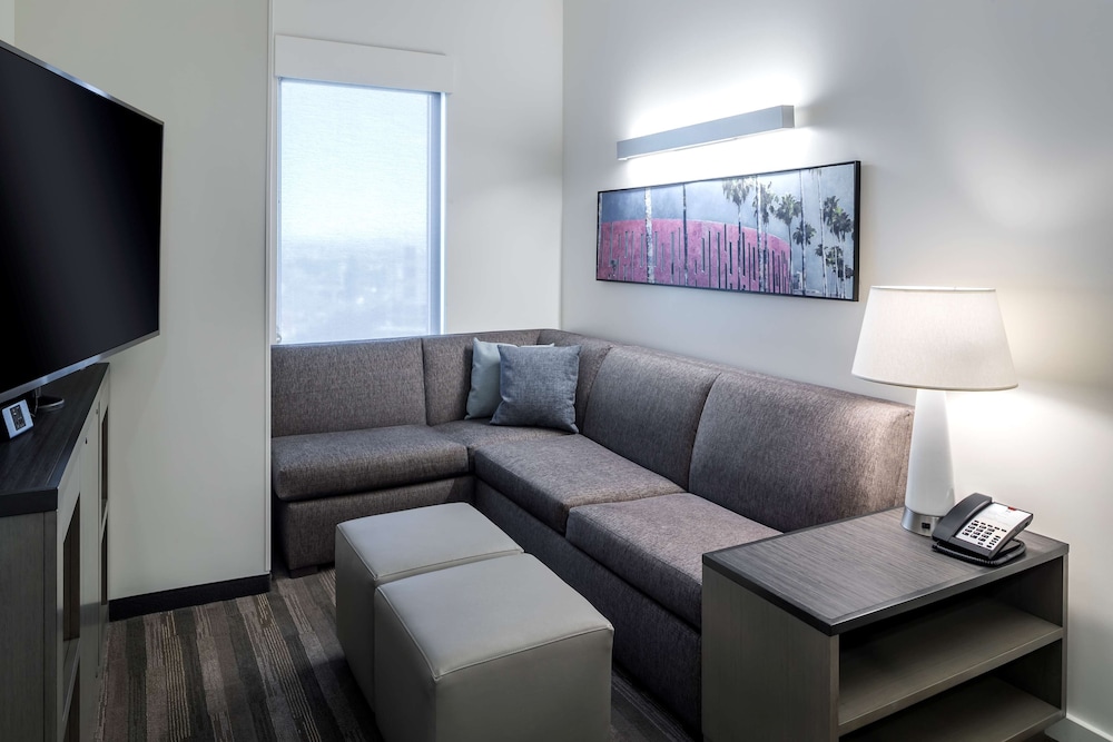 Hyatt House Tempe / Phoenix / University 20/50