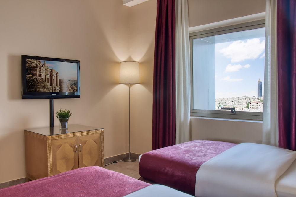 GENEVA HOTEL 32/76
