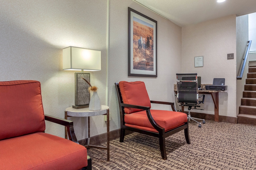 Comfort Inn and Suites Hays I-70 36/46