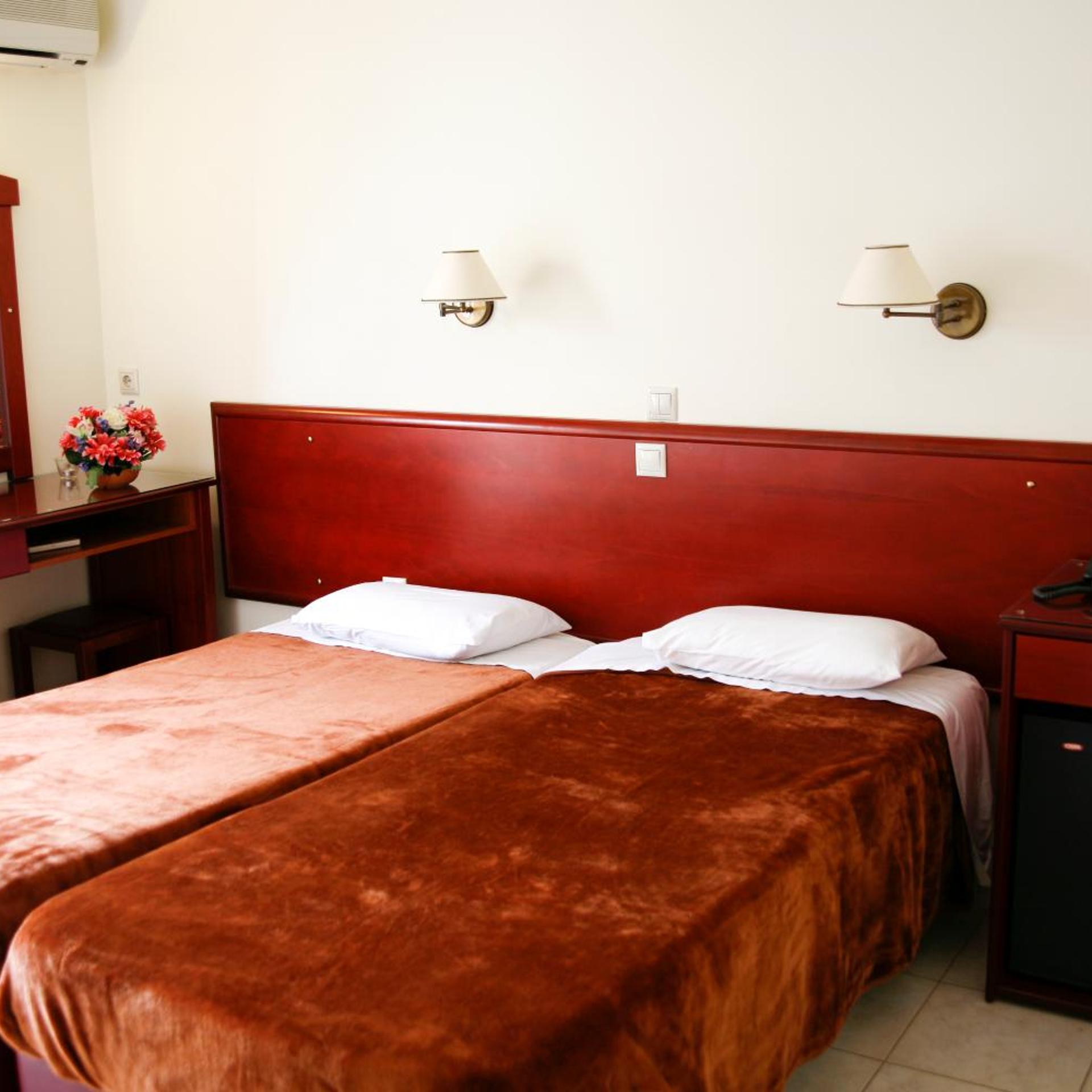 Ilion Hotel 16/48
