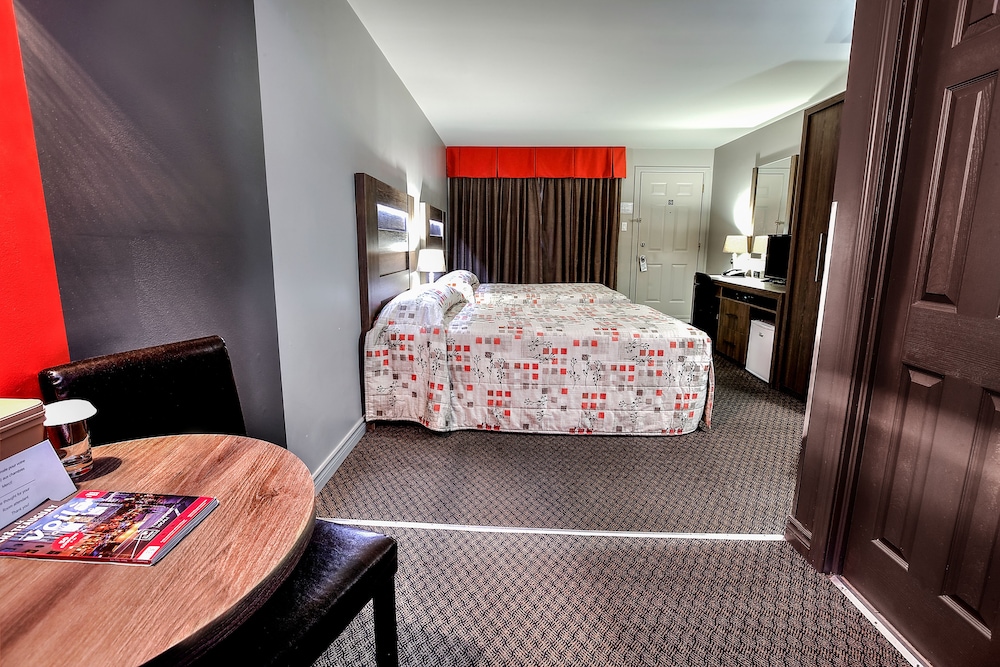 HOTEL MOTEL LE CHATEAUGUAY 22/26