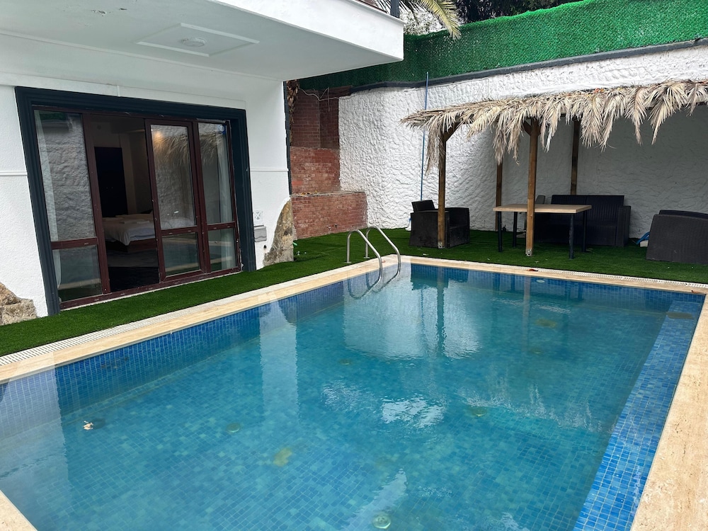Mavilla Hotel 26/50