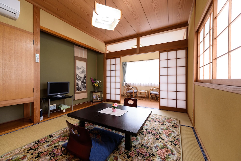 Yufuin Onsen Ryokan Jinnouchi 13/21