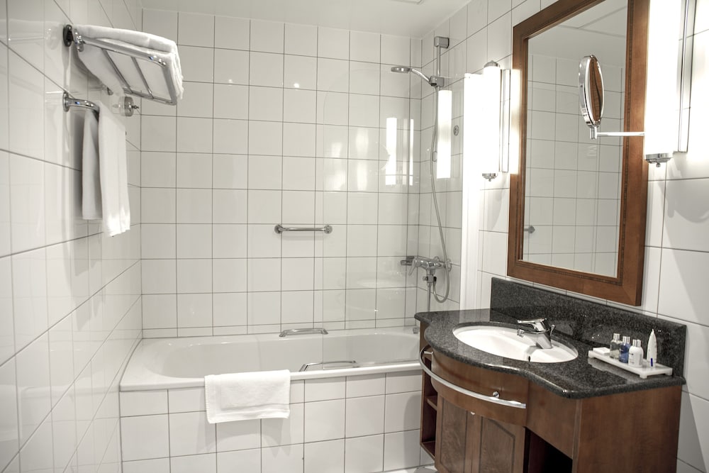 Radisson Collection Astorija Hotel, Vilnius 65/66