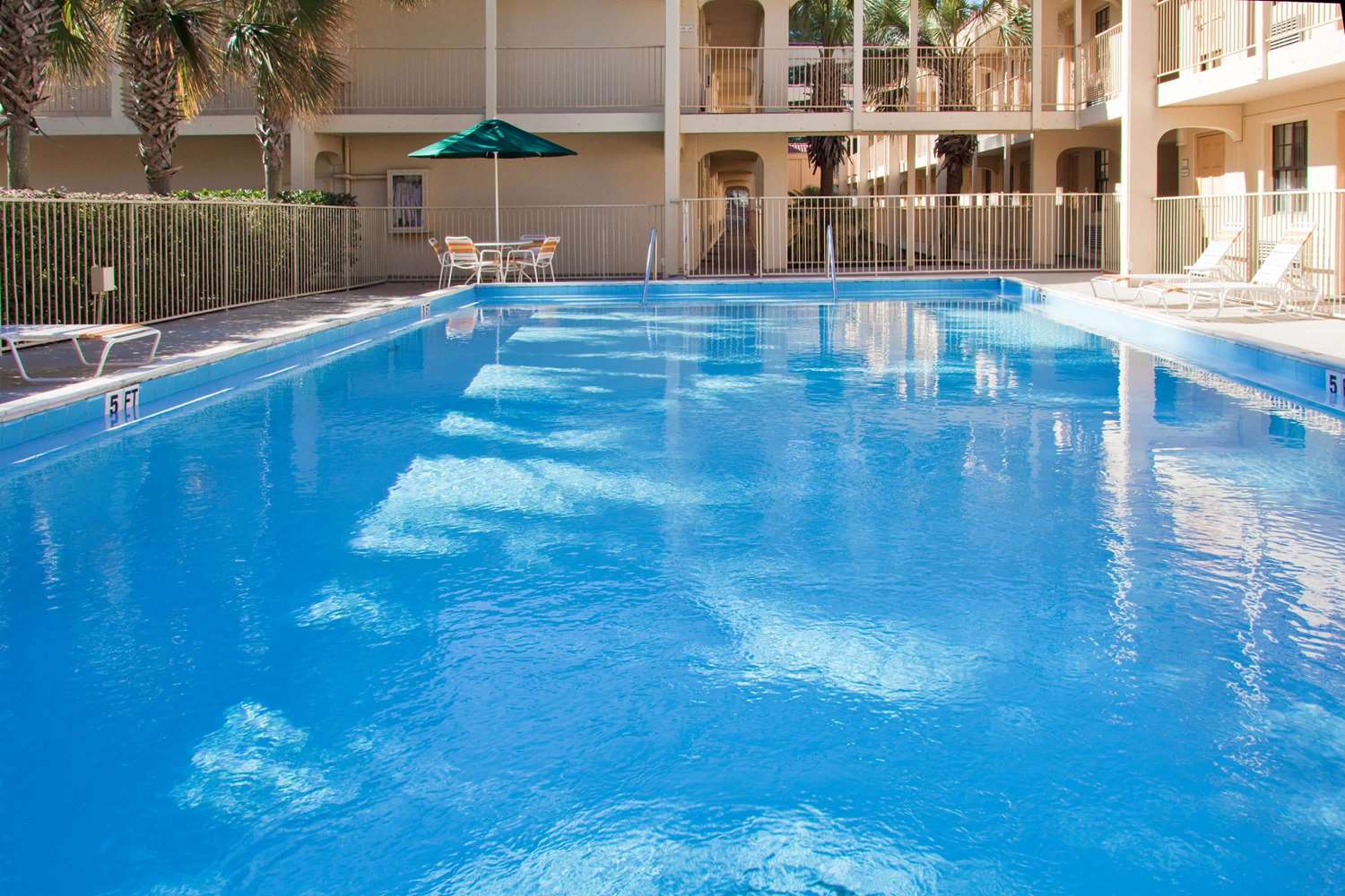 La Quinta Inn Tallahassee North 28/47