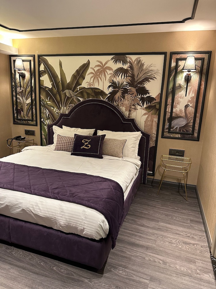 DELUXE, DOUBLE BED