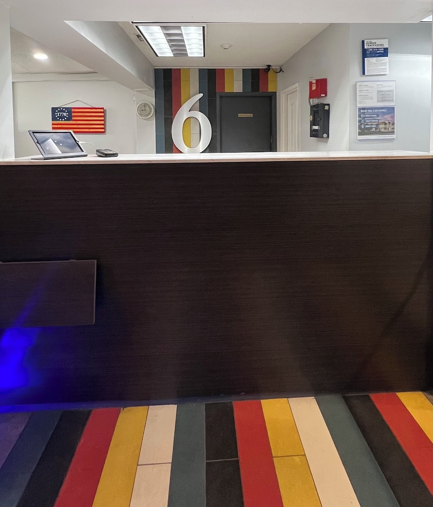 Lobby at Motel6 Jeffersonville, IN - Louisville, JEFFERSONVILLE - IN