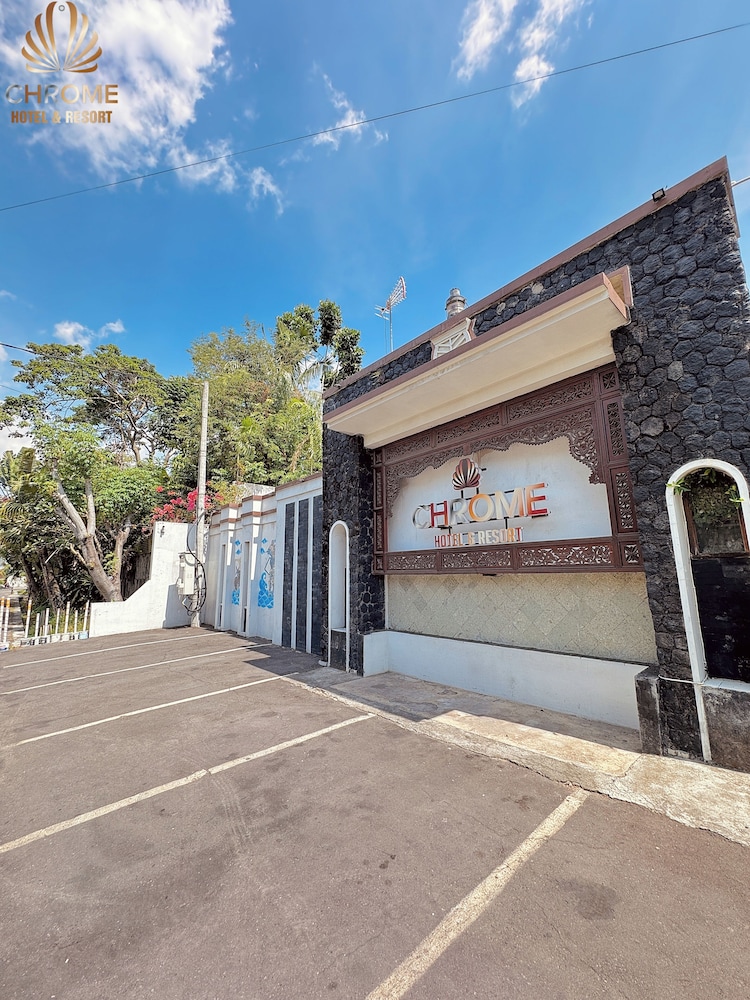 Chrome Hotel & Resort Solo 38/50