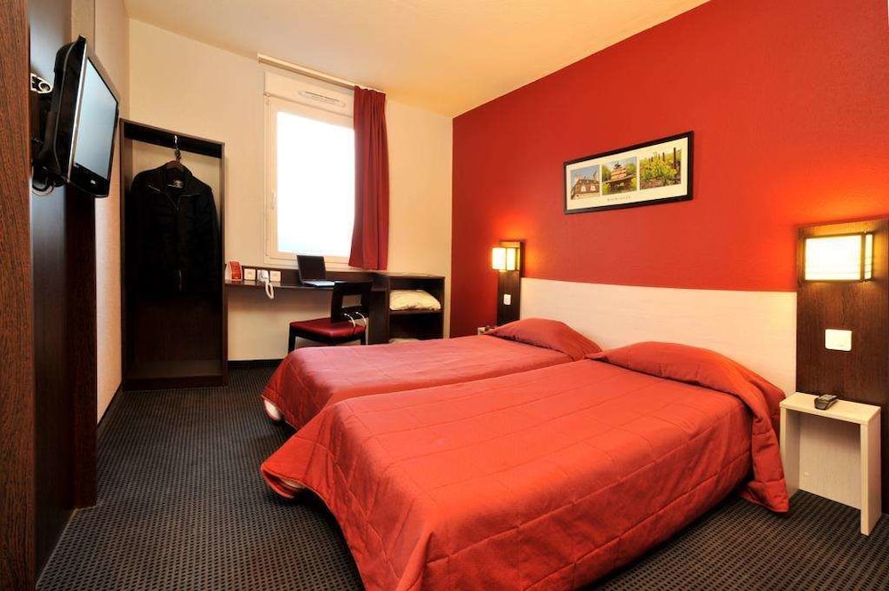 BRIT HOTEL SAINT-QUENTIN 17/53