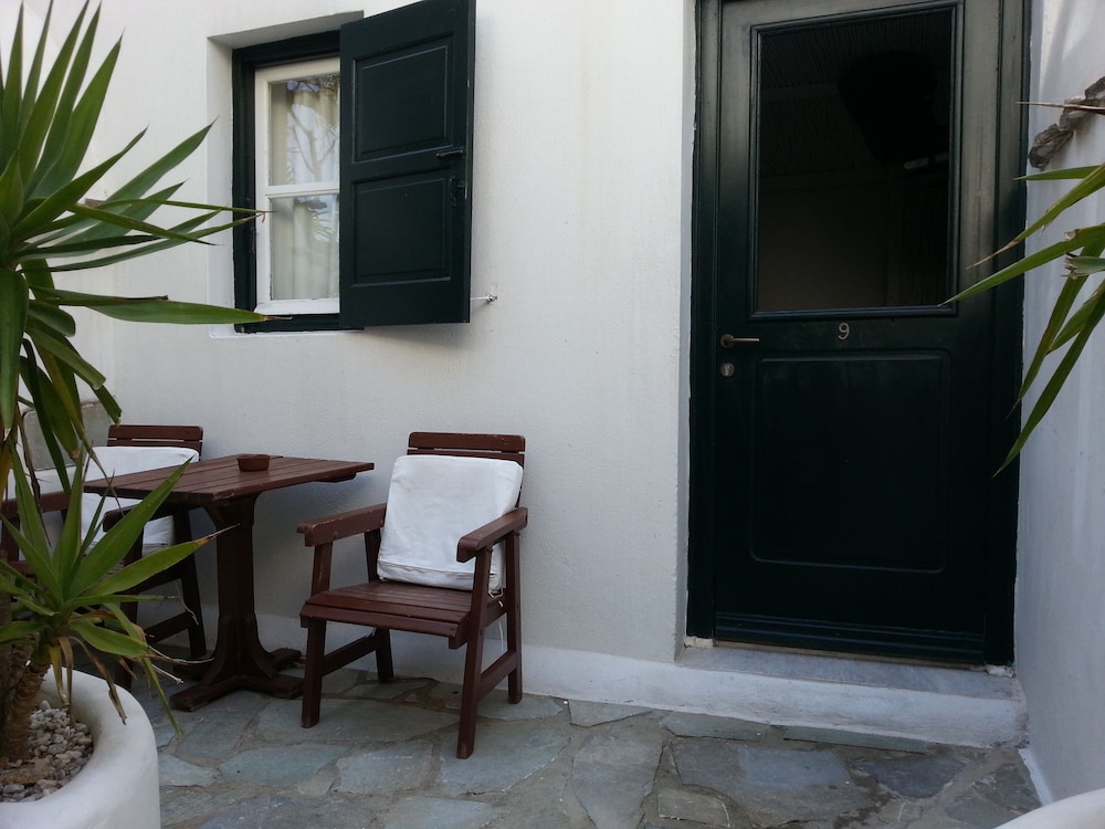 Rania Apartments Studios & Suites 4/50