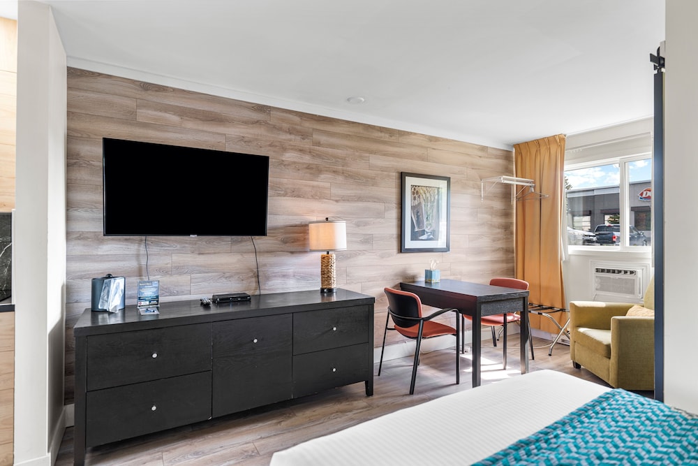 Auberge Shores Inn & Hotel 26/47