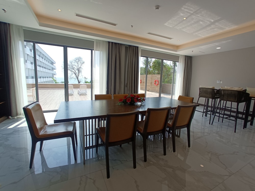 Pacific Regency Beach Resort Port Dickson 36/48